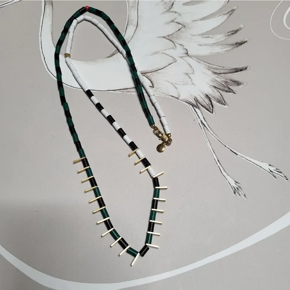 Made well long green gold and white beaded necklace with brass hardware - Picture 3 of 4